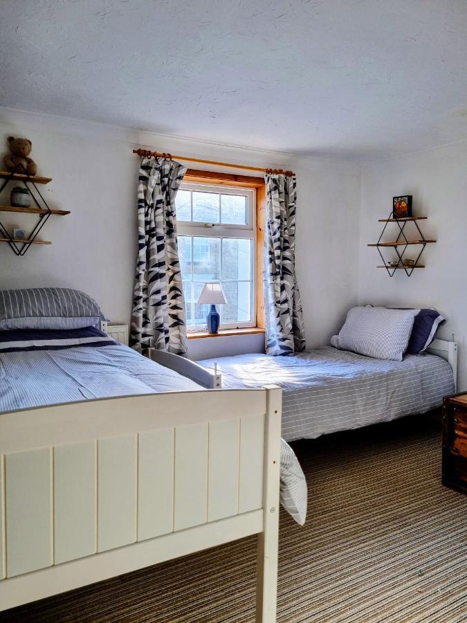 2 Bedroom House Within Walking Distance Of Town 카우즈 외부 사진